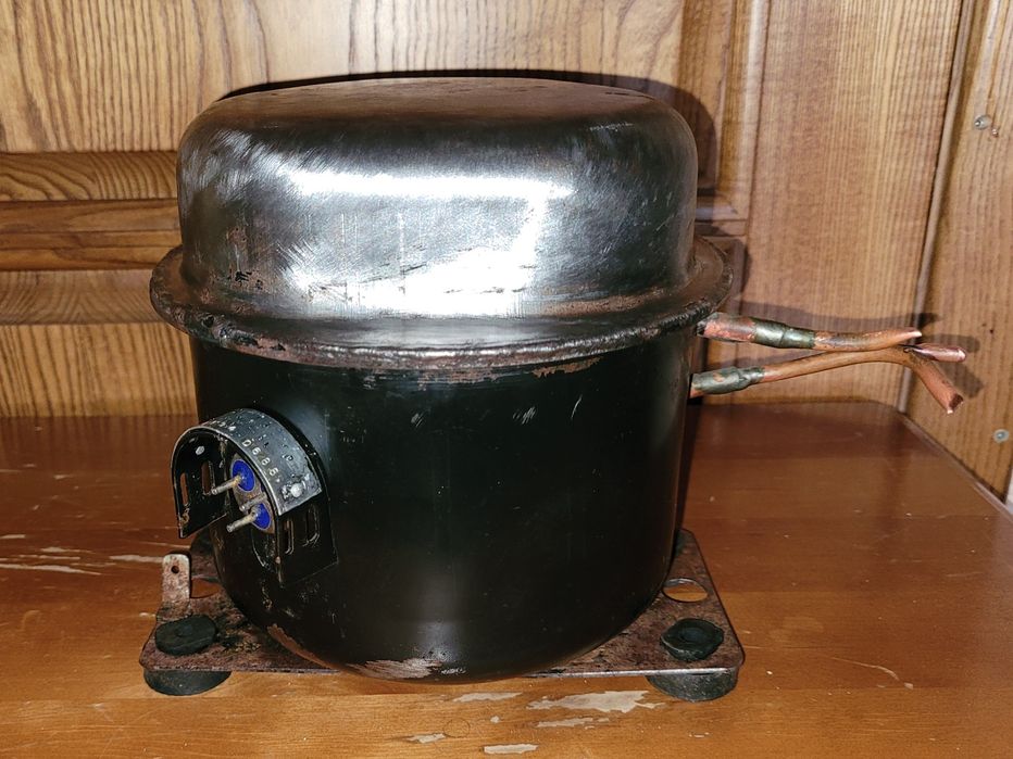 Компрессор от холодильника СССР