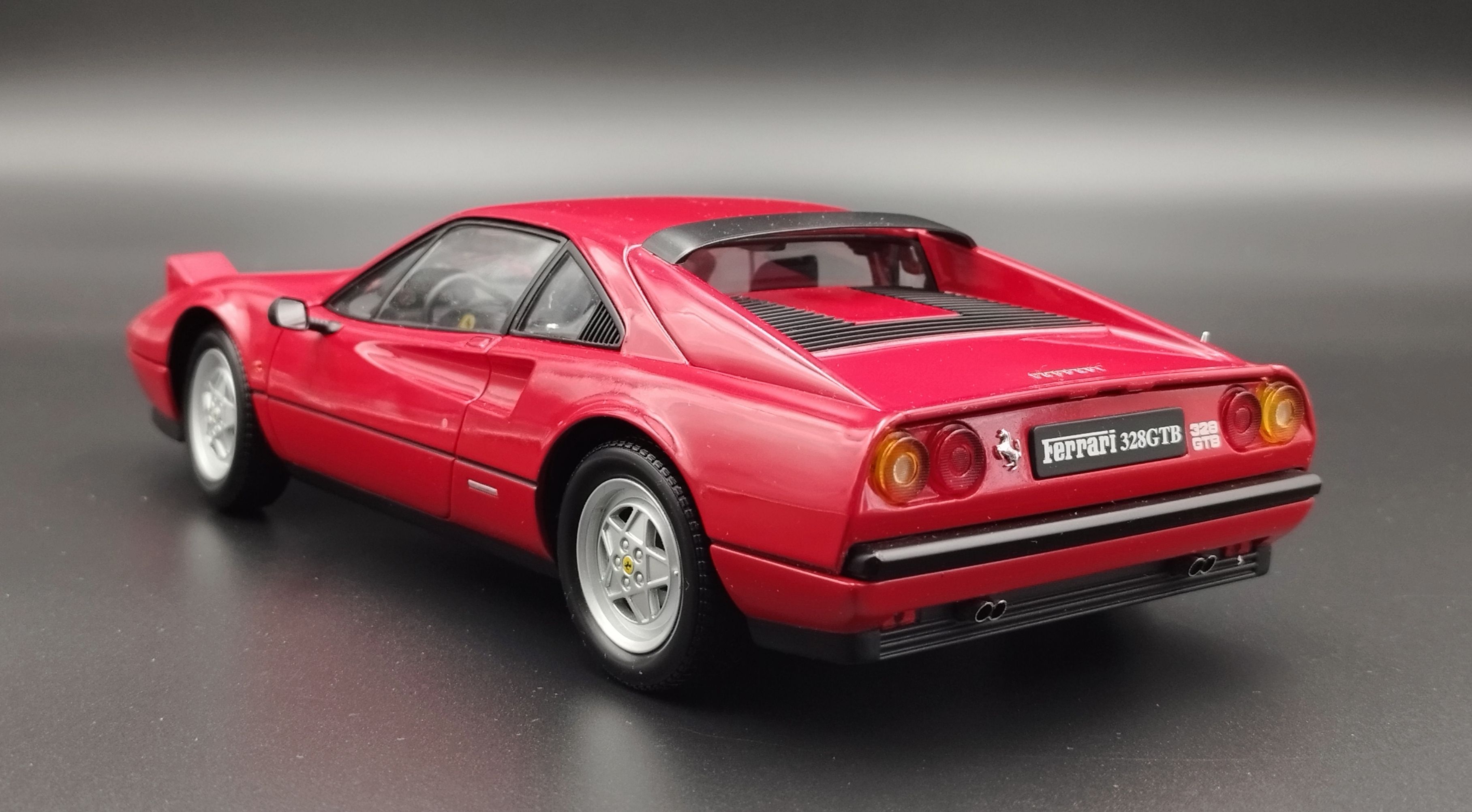 1:18 Kyosho 1988 Ferrari 328 GTS  model używany