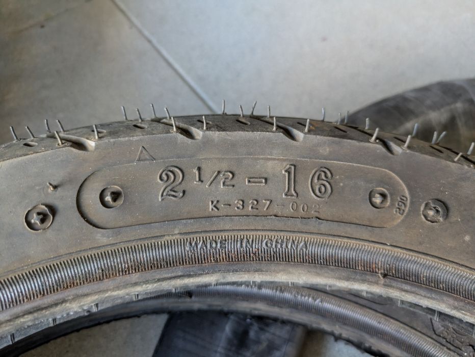 Pneus mota Kenda 2.50 - 16 novos