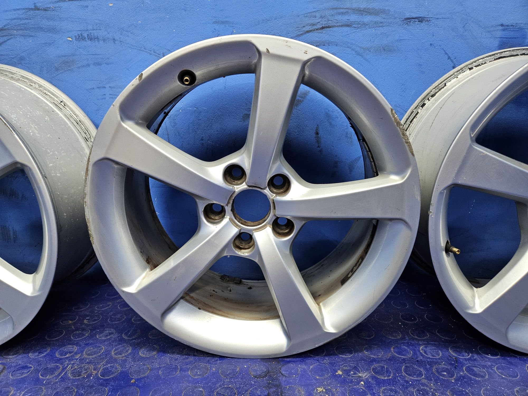 FELGI aluminiowe 17" AUDI A3 8V 5x112 komplet 7.5" ET43 oryginał