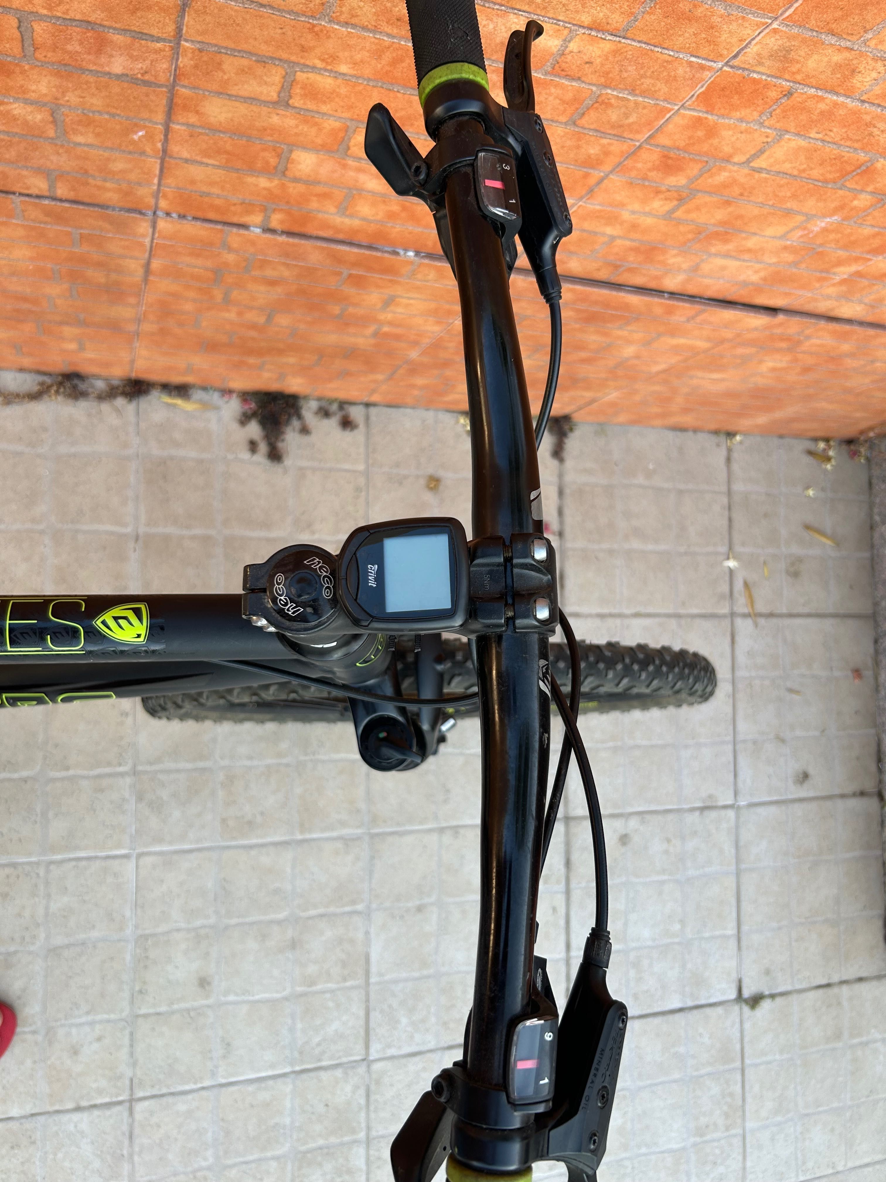 Bicicleta Berg TrailRock 2.7