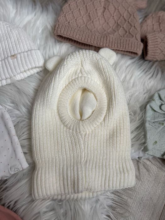 Шапки, продаються окремо.