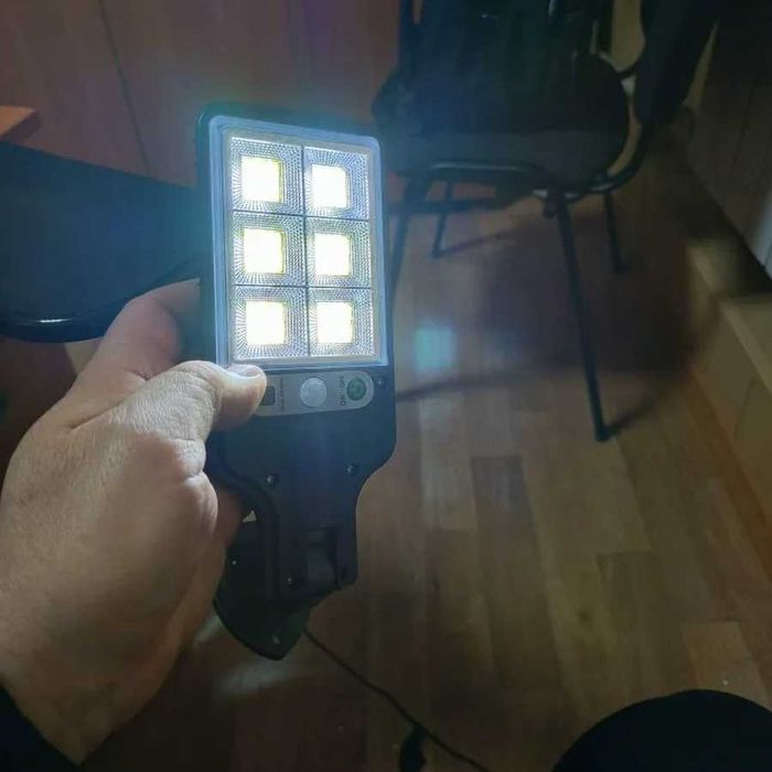 Солнечный настенный светильник с датчиком движения