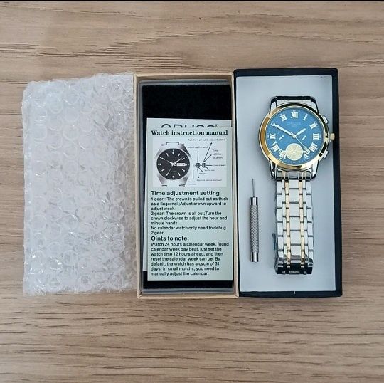 Zegarek automatyczny z pudełkiem