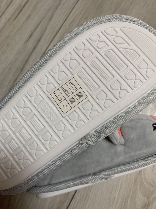 НОВІ дитячі тапочки теплі для дівчинки 32/33р   20см