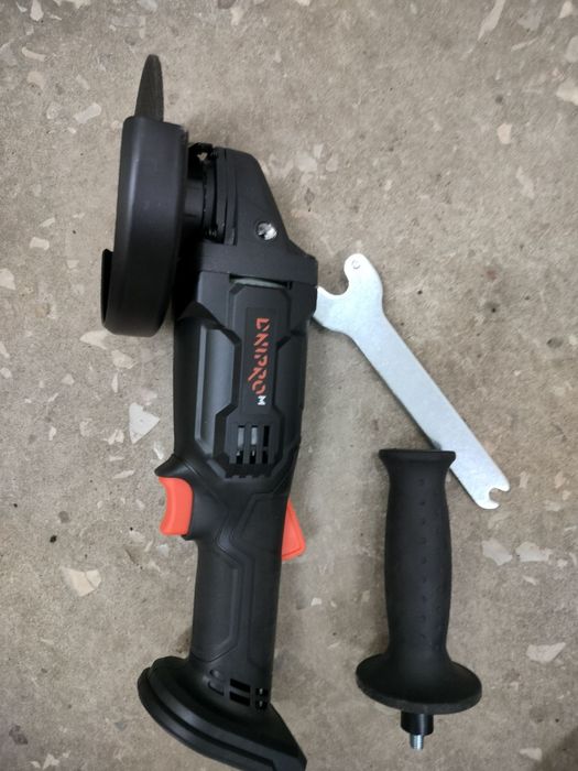 Болгарка акумуляторна Dnipro -M DGA 201. Нова.