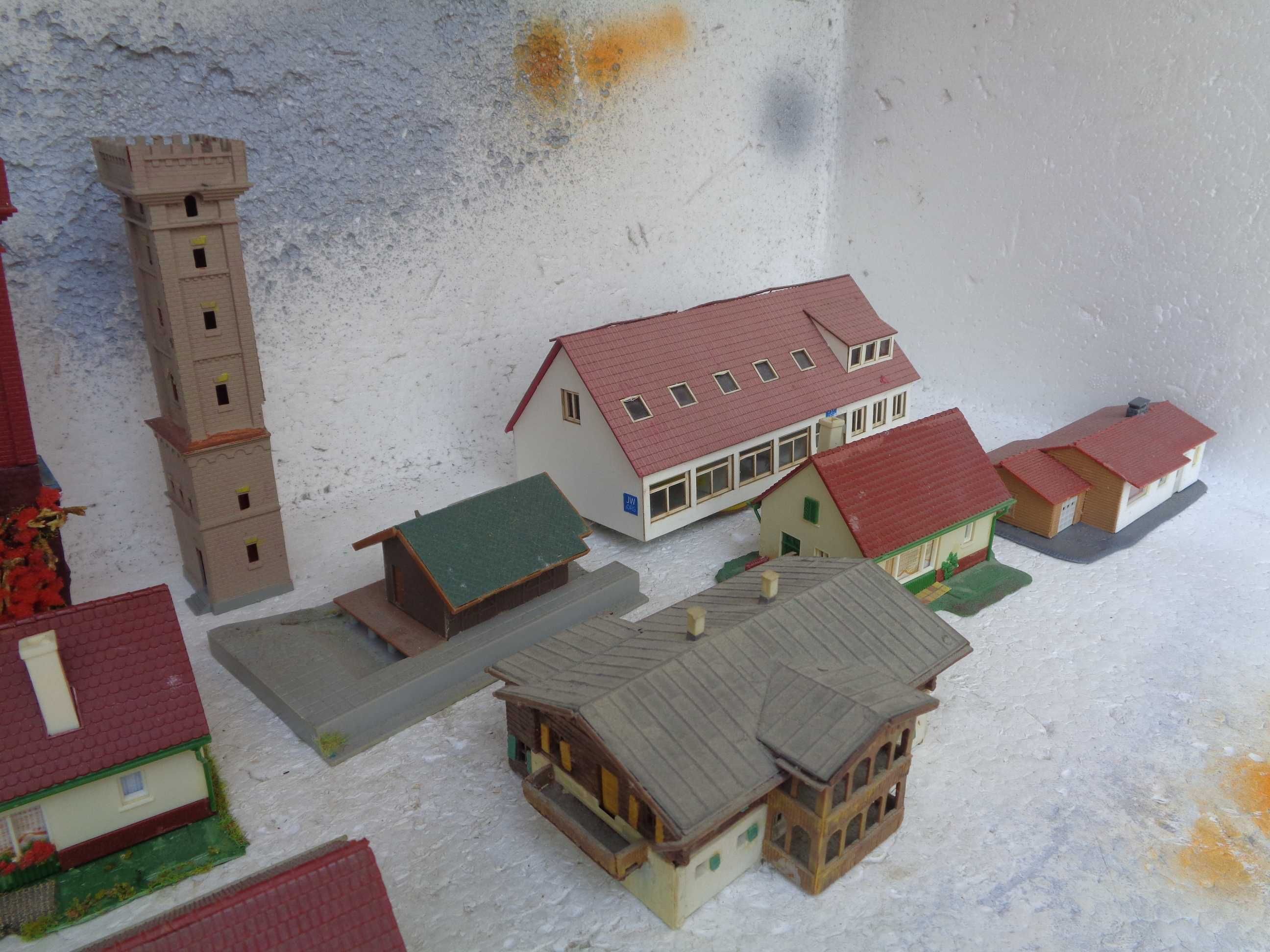 1:160 Lote de 11 construções diversas para pista comboio
