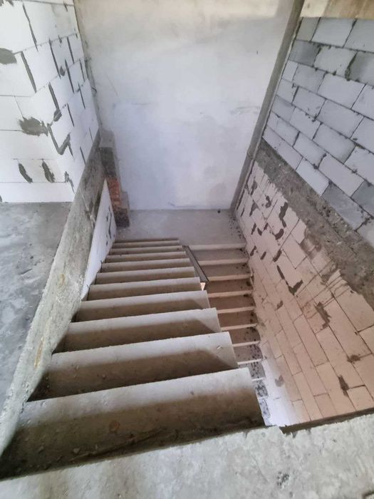 Здам приміщення (560 м.кв.) Кн. Володимира