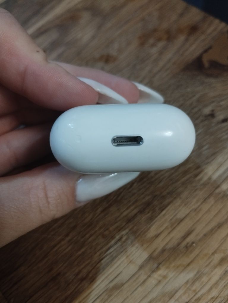 Apple air pods case ładujący