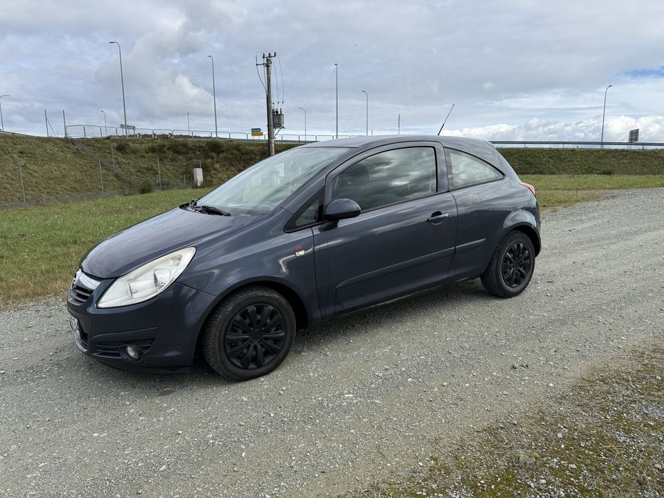 Opel Corsa D 1.2 benzyna 80 koni klima tempomat centralny zamek