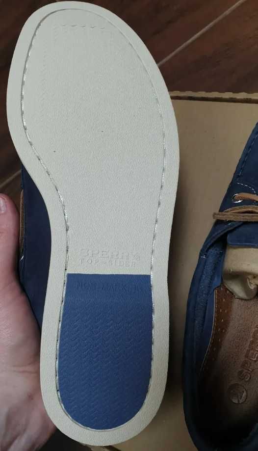 Sperry топ-сайдери оригінал 41,5