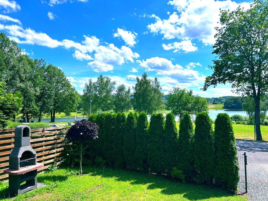 Całoroczne domki nad jeziorem Bożkowice z klimatyzacją/ogrzewaniem