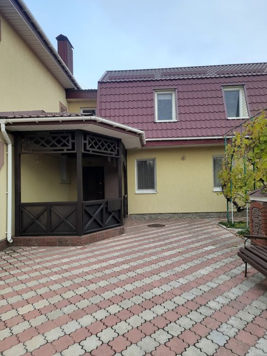 Продаж будинку на селищі Гірничному