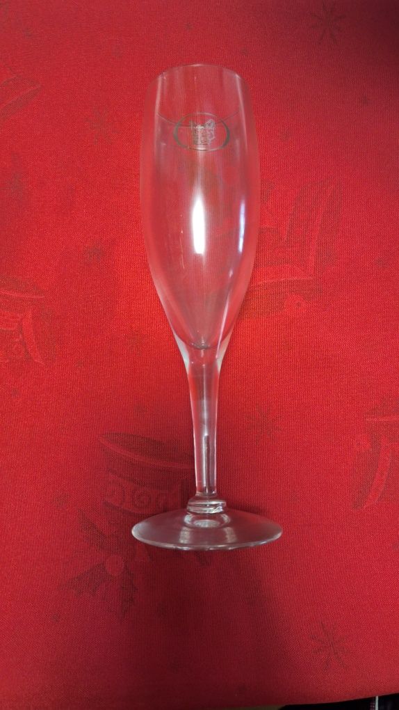 Coleção de copos de marcas Vinho Porto e Super Bock