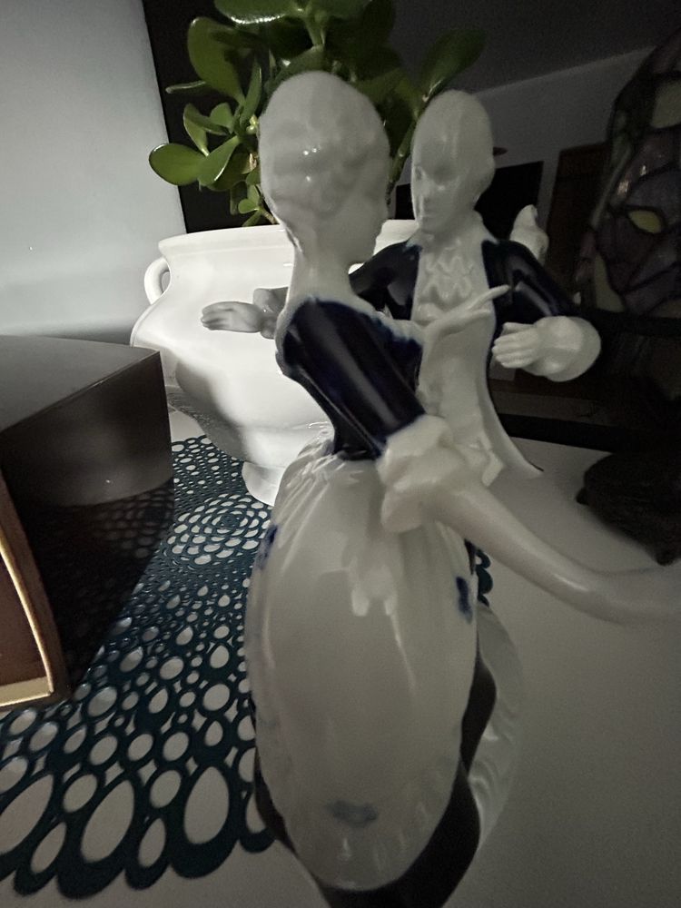 Royal Dux figurka porcelanowa figurka