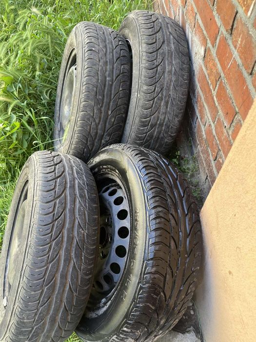 Opony na stalówkach 195/65 r 15