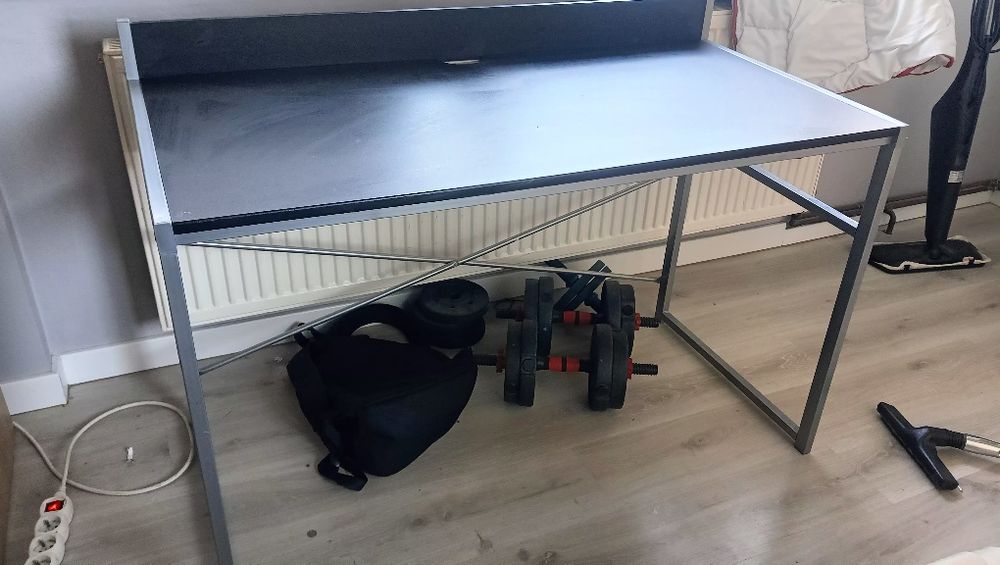 Odsprzedam biurko gamingowe