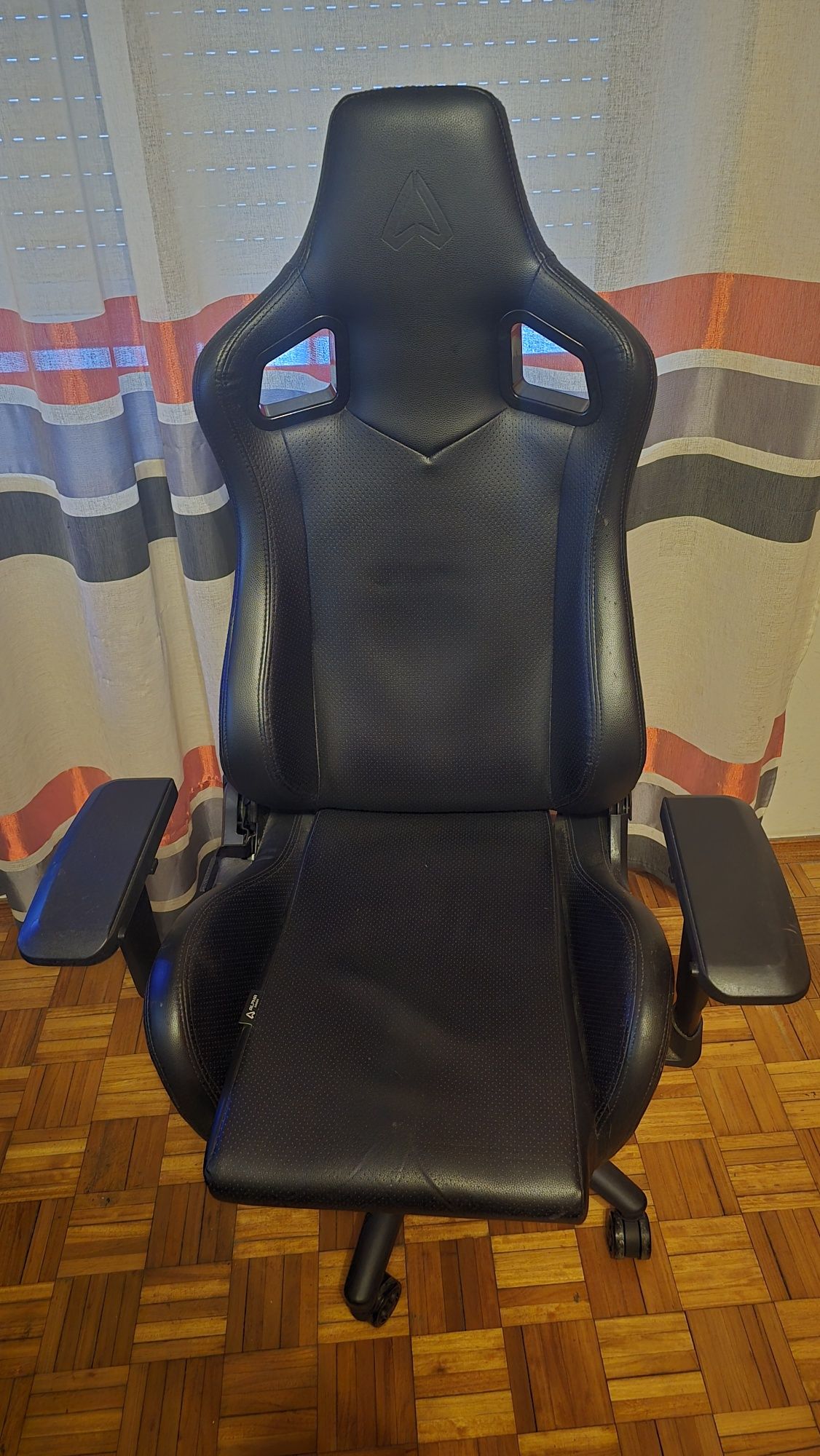 Cadeira gaming Alpha Gamer