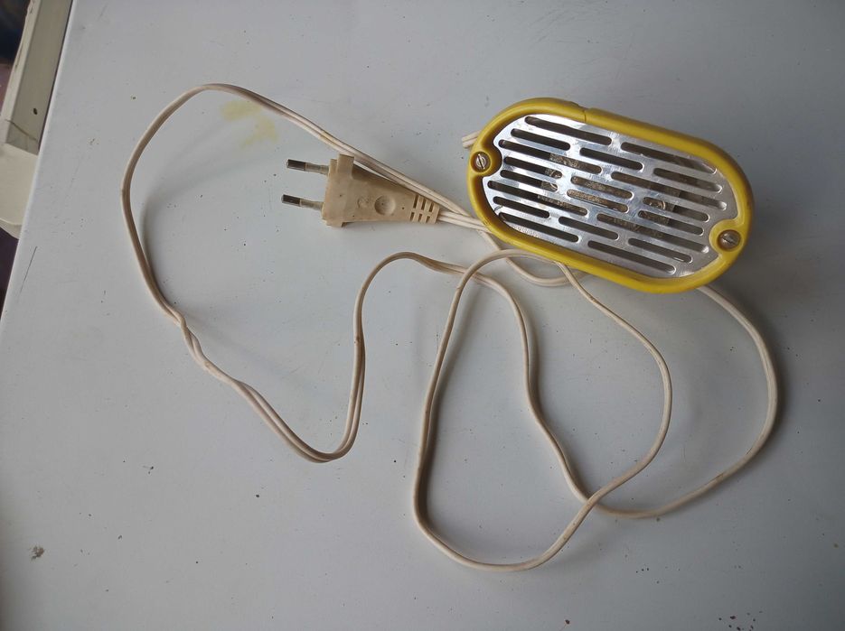 Mała stara lampa lecznicza medyczna Ugolek-2 ZSRR PRL do nagrzewania