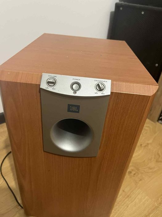 Subwoofer aktywny JBL SUB178 do kina domowego