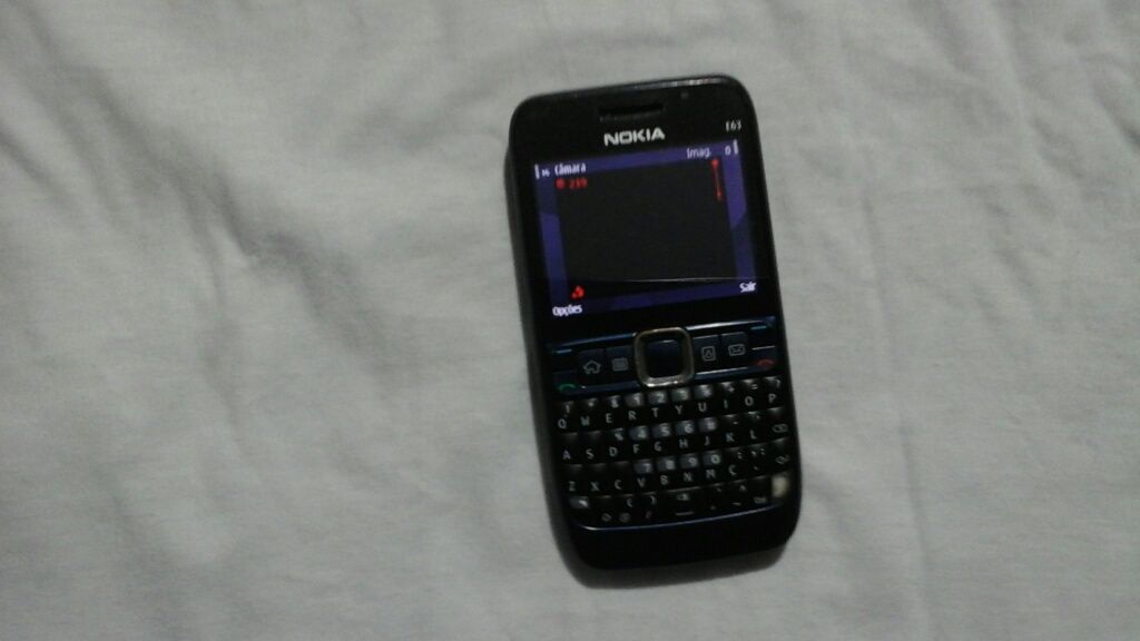 NOKIA E 63 com carregador