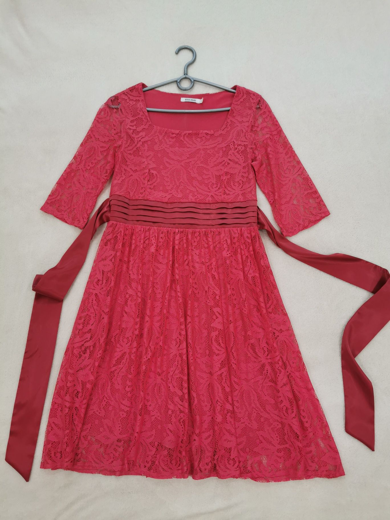 Платье гипюровое, розовое. Размер 42