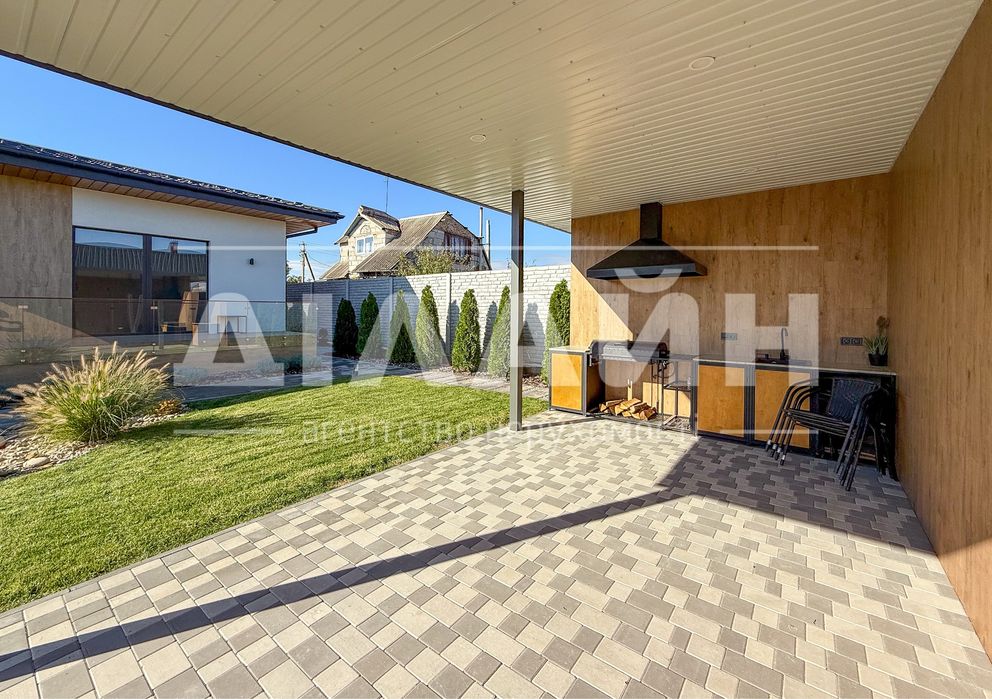 Новий казковий будиночок в гарному районі