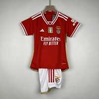 Equipamento criança Benfica