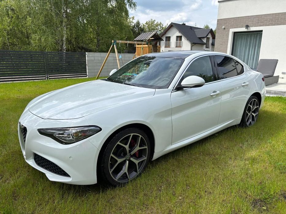 Alfa Romeo Giulia Harman Kardon, 4x4 Grzane fotele DNA