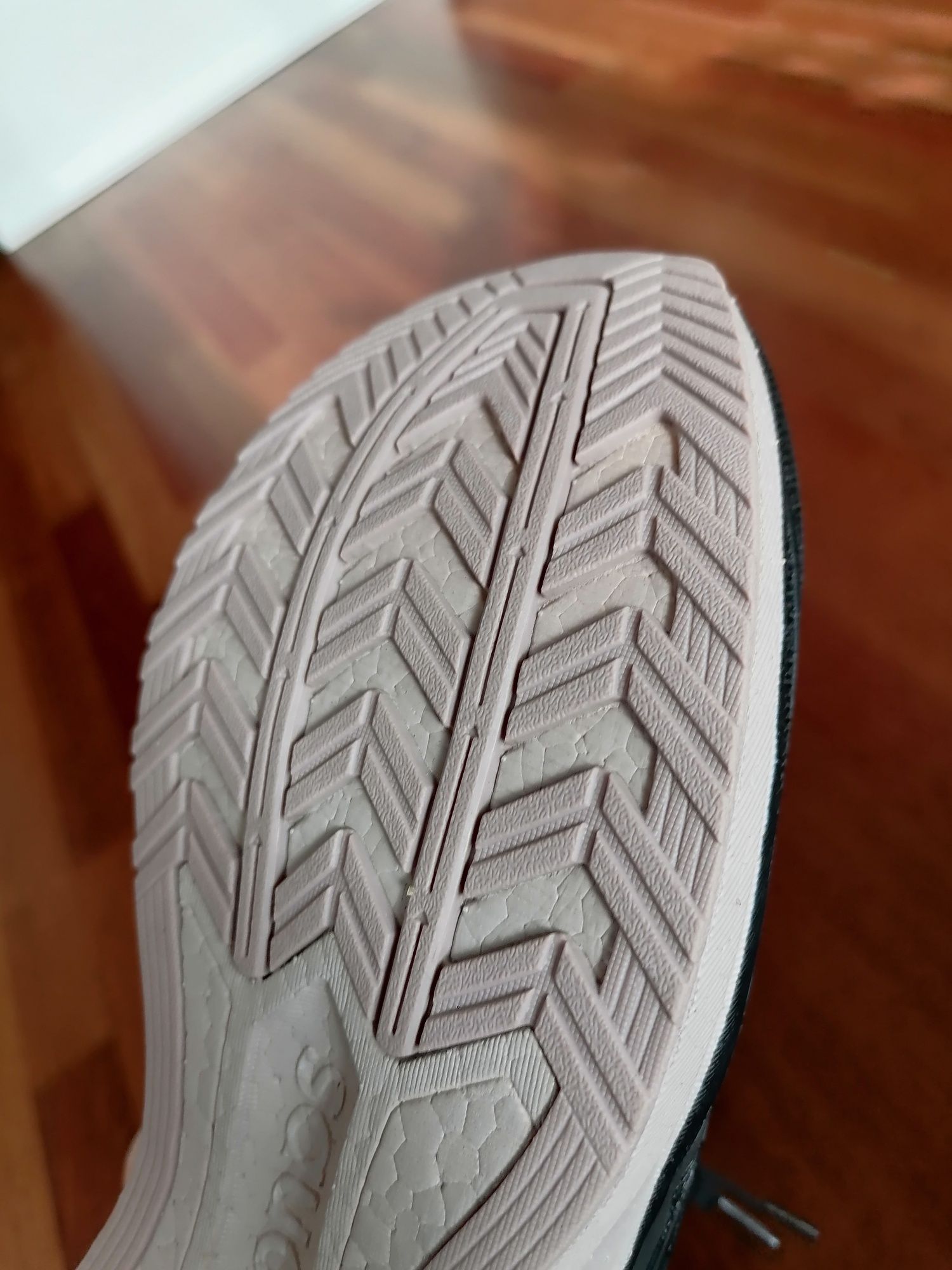 Saucony Endorphin speed rozmiar 42,5
