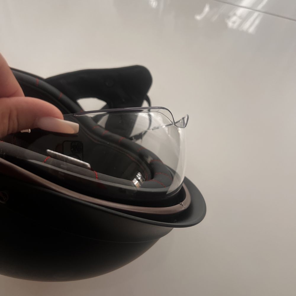 Kask motocyklowy orzeszek