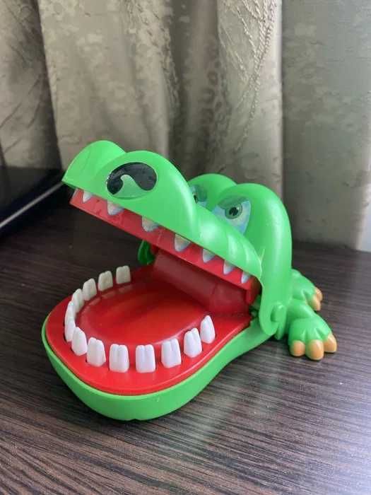 Игрушка игра крокодил дантист с зубами (закрывается рот) для семьи