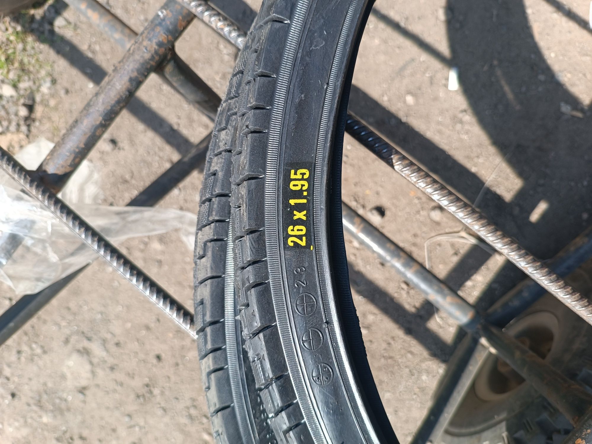 Покрышки на велосипеде 26/1.95 антипрокол