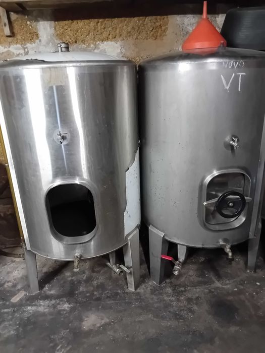 Cubas em inox para vinho 550L e 1000L