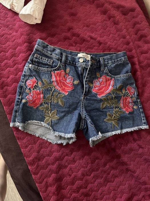 Джинсові шорти.