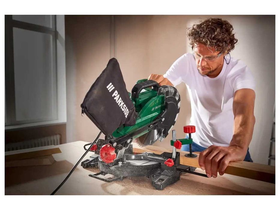 Пила торцювальна Parkside PKS 1500 C4 1500Вт Торцювання для дерев