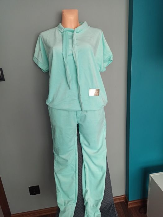 Dres welurowy mięta