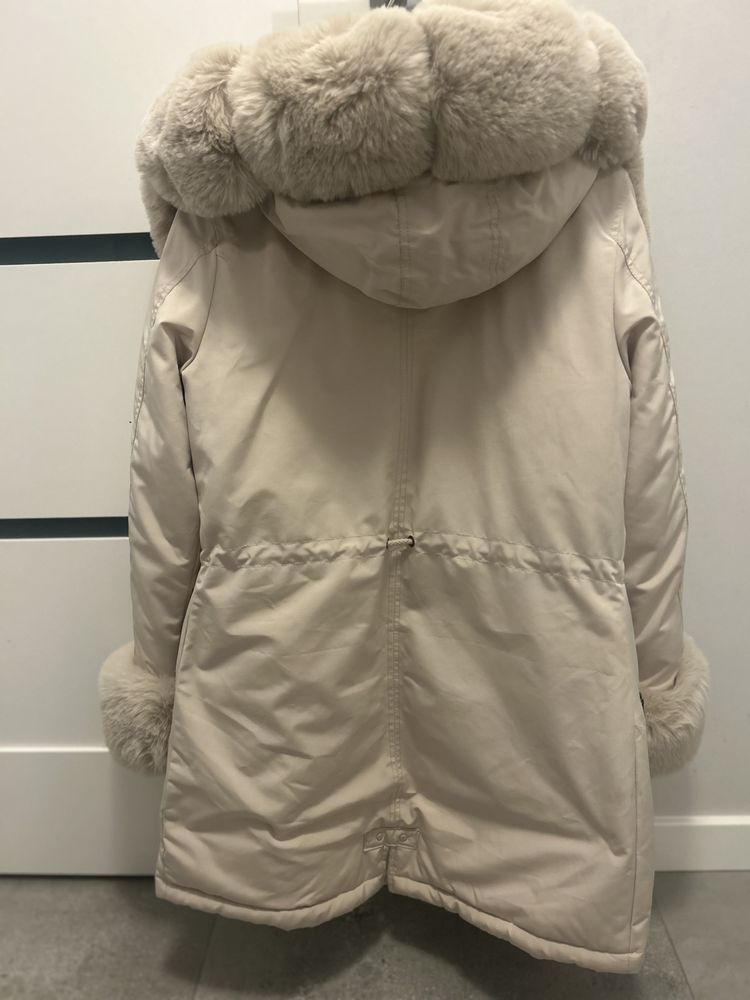Wyjątkowa kurtka za zimę ze sztucznym futrem  rozm38-40