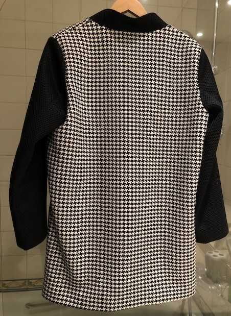 Elegante casaco senhora, preto e branco, marca Hongo.