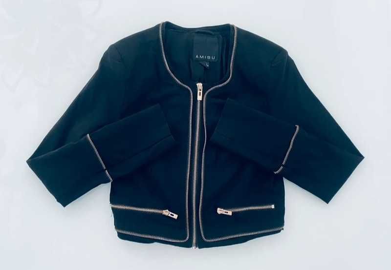 Czarna marynarka damska ze złotym zdobieniem, Amisu, rozmiar S