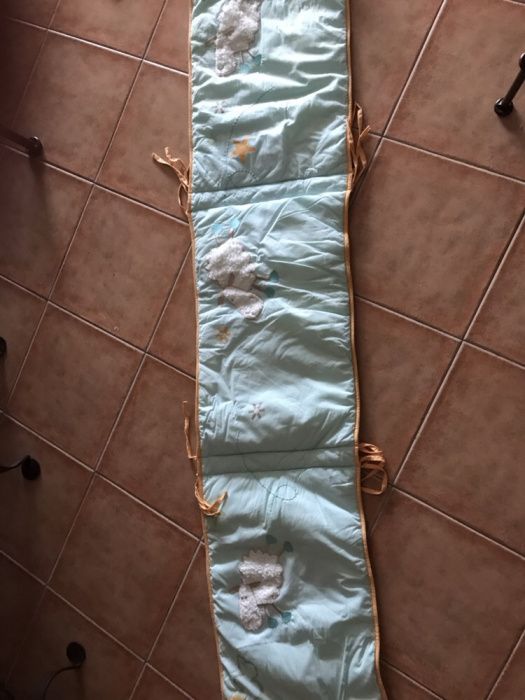 Conjunto de colcha e protetor de grades da cama