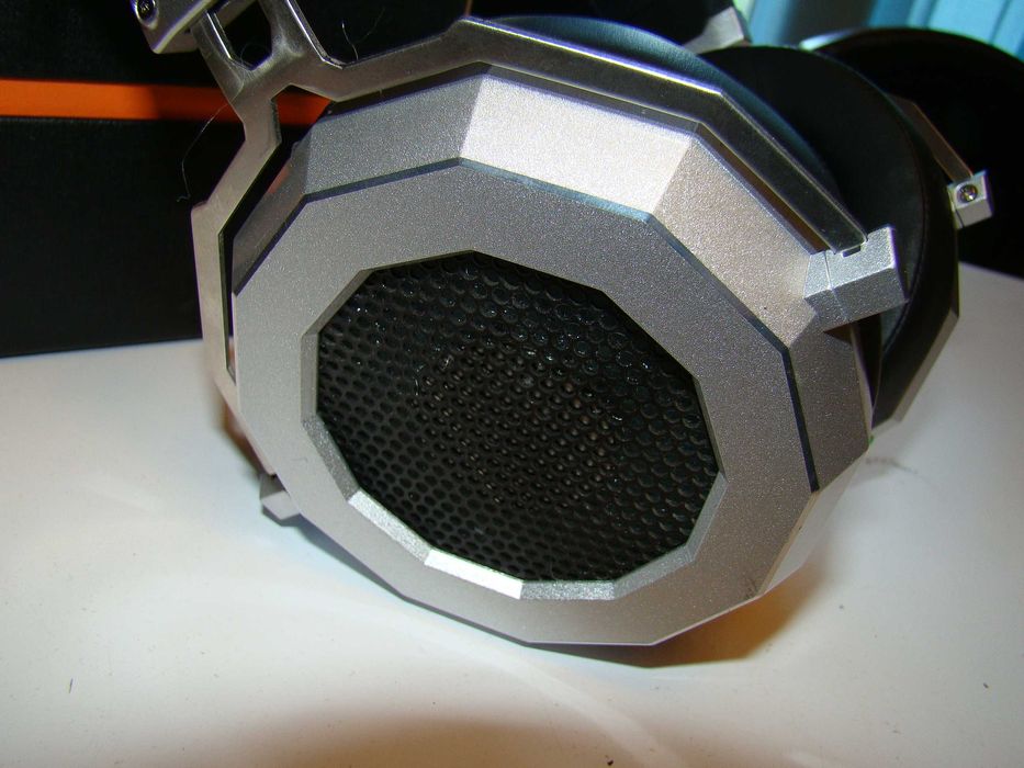 наушники Sound Reality . Модель "Solo" и "Solo+"