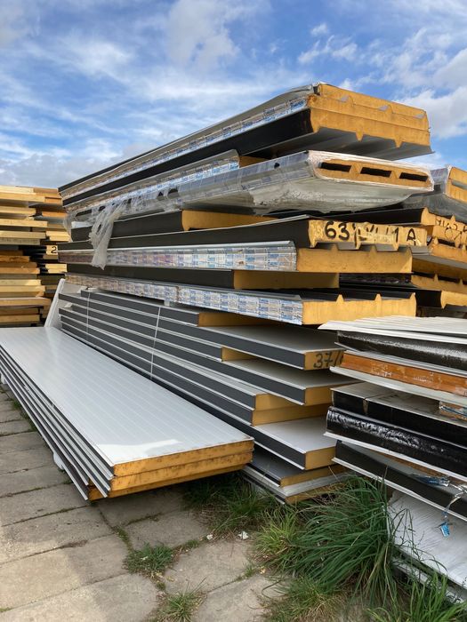 Płyty warstwowe ścienne lub dachowe