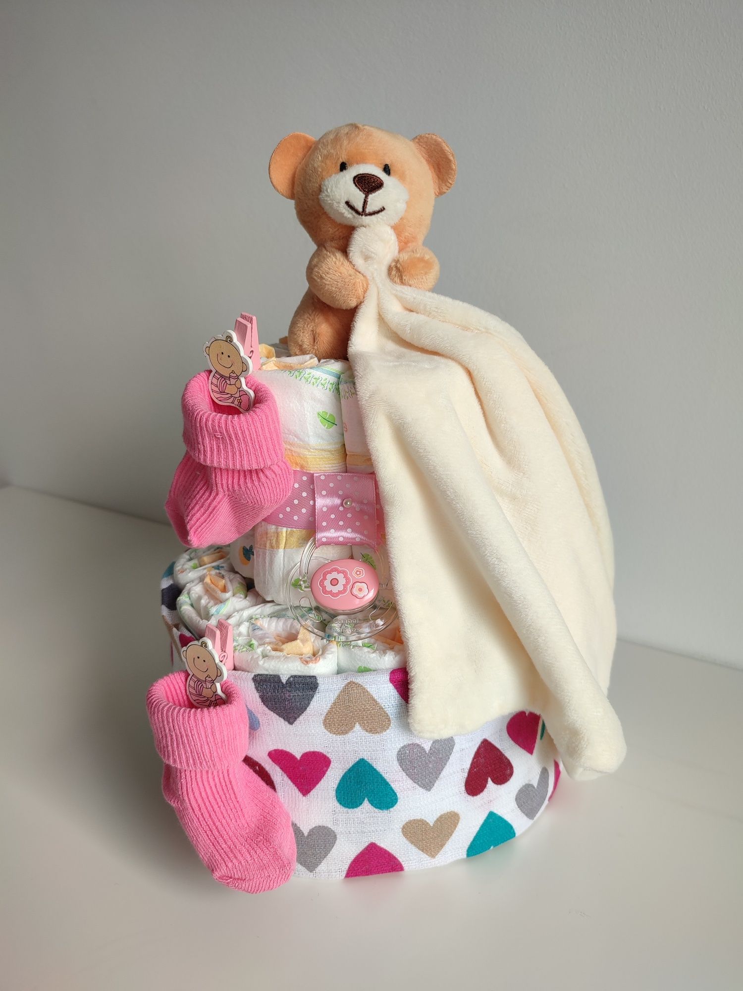 Tort z pampersów-prezent, narodziny dziecka, Baby Shower