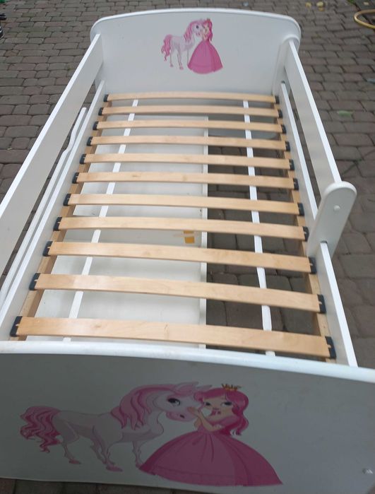 Продам дитяче ліжко для дівчинки .
