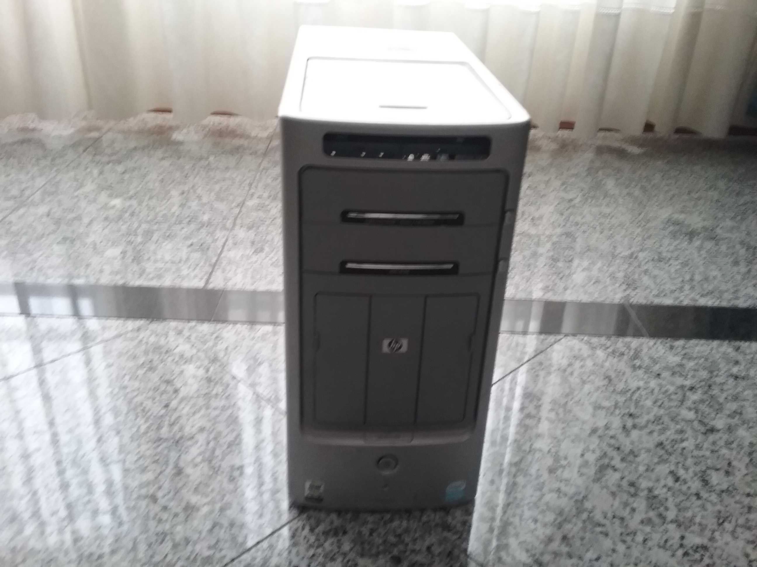 Torre para computador hp