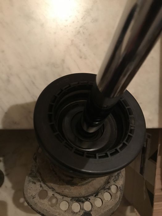 Амортизатор kyb ford mondeo 3 с опорами и поворотными передние задние