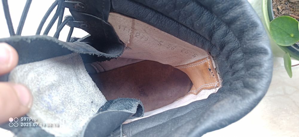 Używane buty harcerskie,traperskie ręcznie robione skóra. Rozmiar 43.