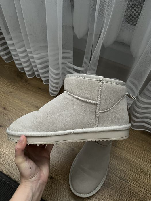 Уги, уггі замшеві на хутрі короткі