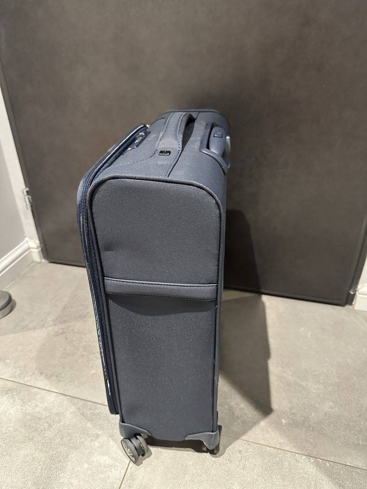 Walizka kabinowa Samsonite Airea Spinner 55 cm – granatowa